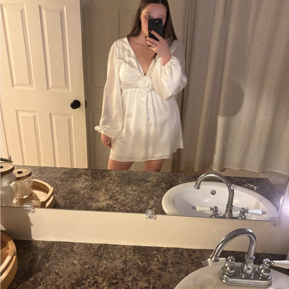 Show Me Your MuMu Ivory Satin Long Sleeve Babydoll Chemise
